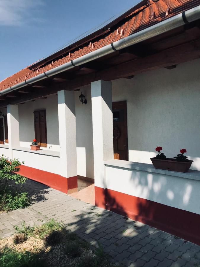 Katica Vendeghaz Hotel Tarcal Bagian luar foto