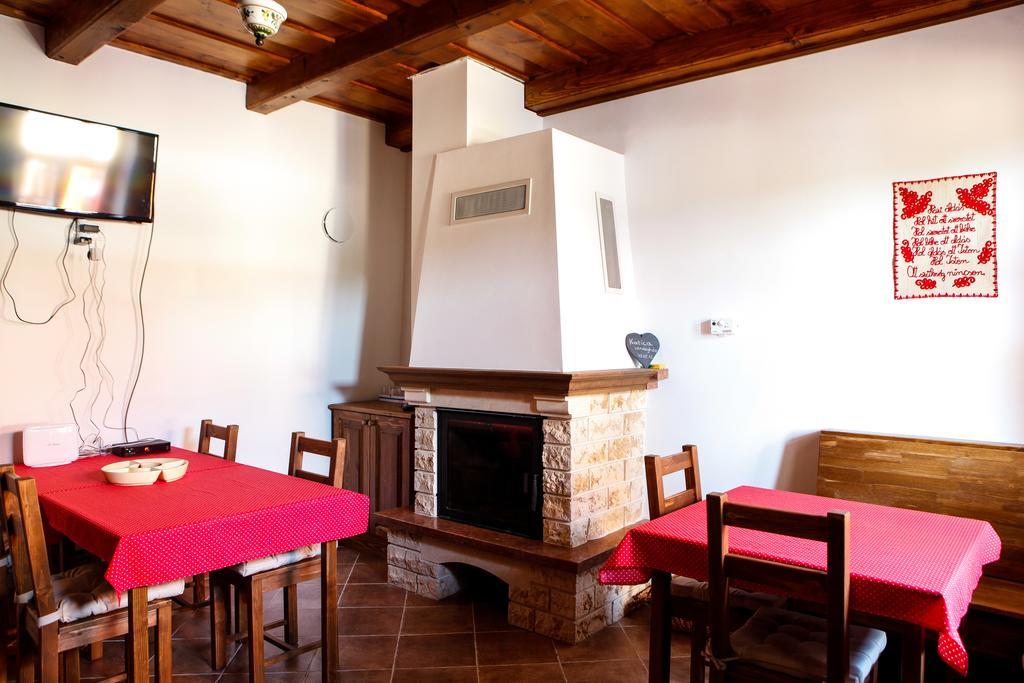 Katica Vendeghaz Hotel Tarcal Bagian luar foto